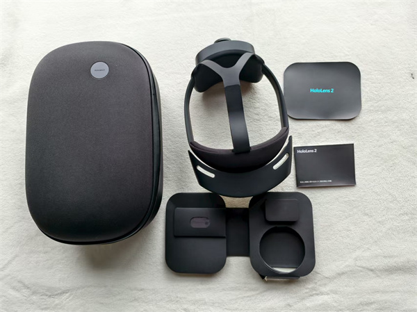 HoloLens 2 (1).jpg